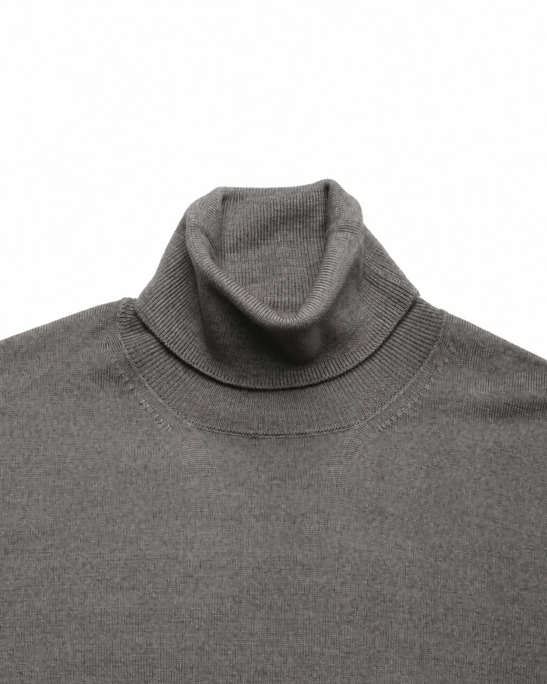 Grey turtleneck sweater made from 100% extra-fine merino wool