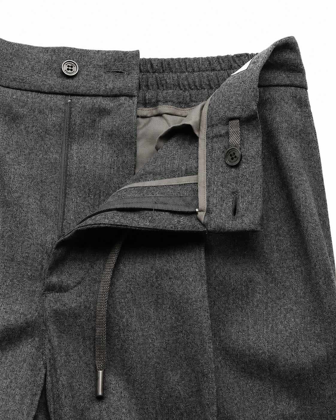 Bundfaltenhose aus Schurwolle in Grau