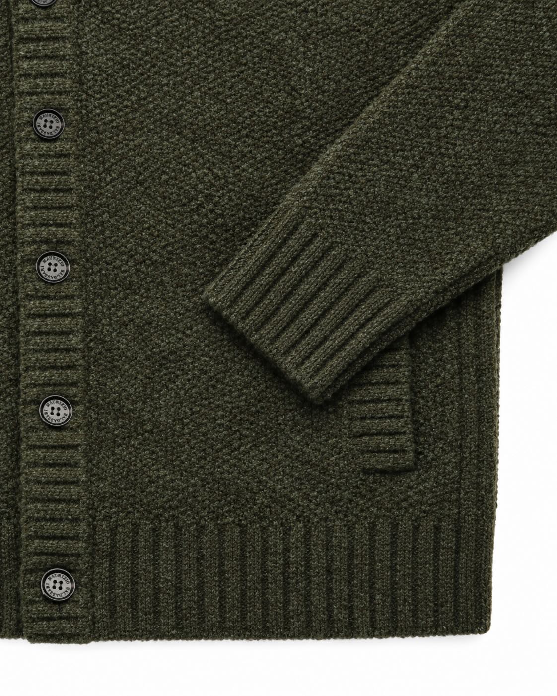 Strickjacke aus Schurwolle in Olive im Slim Fit
