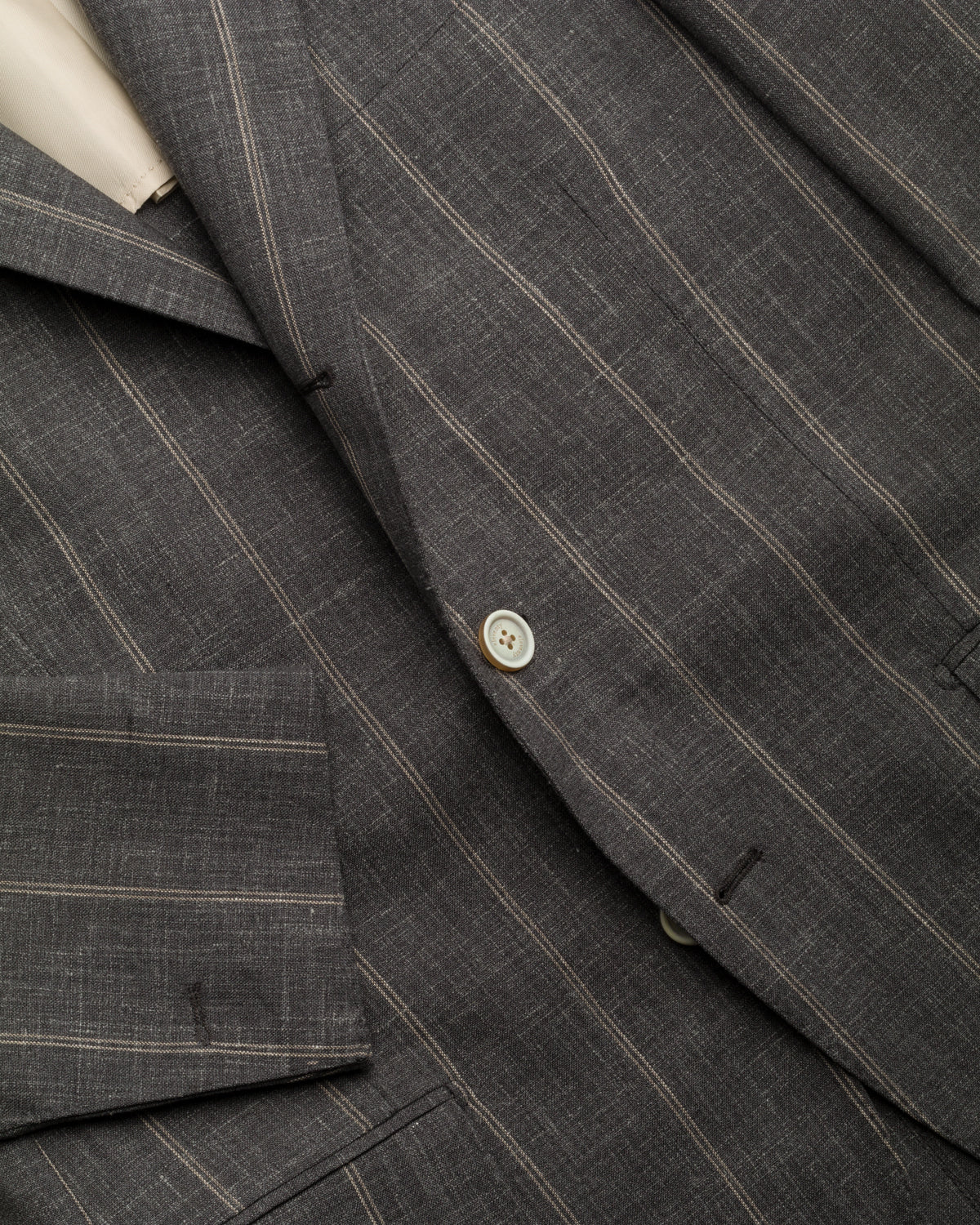 Wool-silk-linen suit, relaxed slim fit